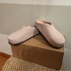 Rothy's The Casual Clog, Rose (Pale Pink), Size 8, New in Box